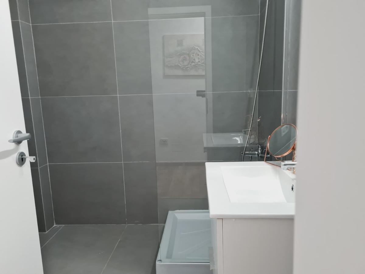 Lovely Ultracentral Apartment With Parking Cluj-Napoca Ngoại thất bức ảnh