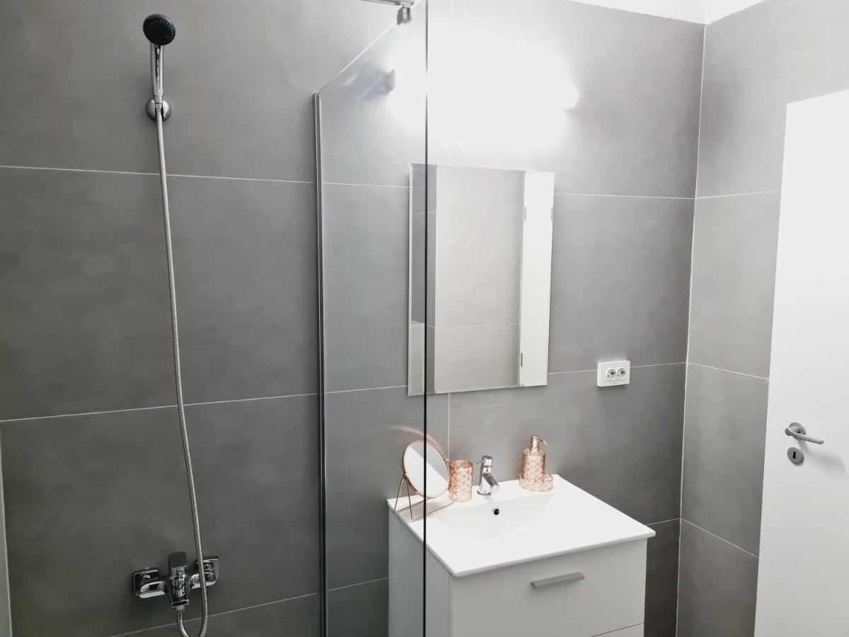 Lovely Ultracentral Apartment With Parking Cluj-Napoca Ngoại thất bức ảnh